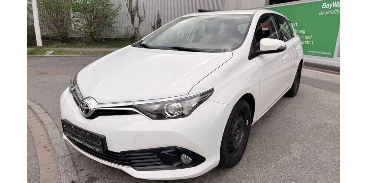 Toyota Auris 70.000 km 9.990 &euro; Fürth 90763