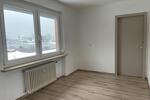 Helle 4-Zimmer Wohnung für WG zu vermieten . Einzelzimmer ab: 4 zimmer