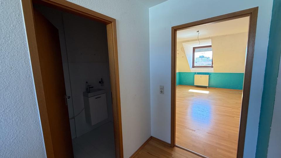 Dachgeschoßwohnung Nürnberg Hasenbuck - 3 Zimmer, 102 m&sup2;, 320.000&euro; | Angebot:26271637