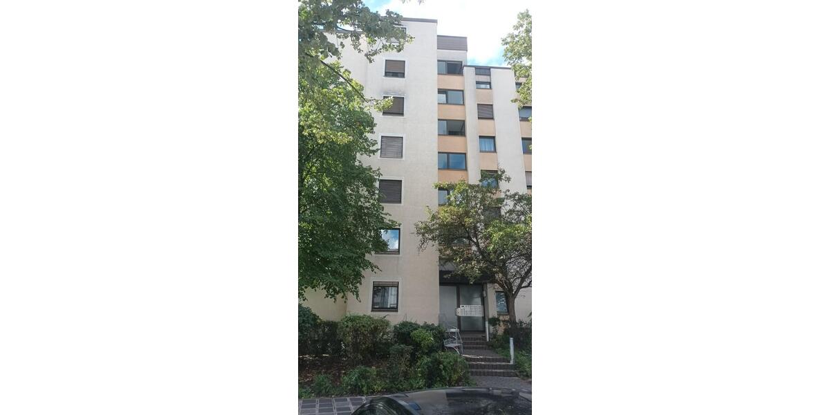 Sonnige 3-Zimmer-Wohnung mit Balkon und Tiefgarage 3 zimmer