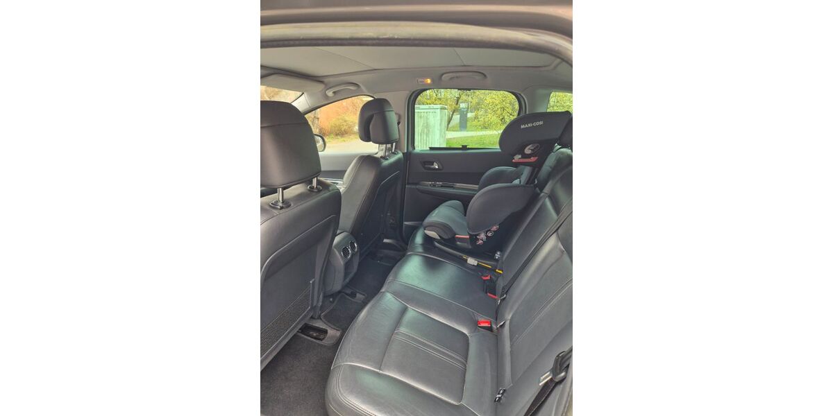 Peugeot 3008 124.502 km 8.500 &euro; Nürnberg 90439