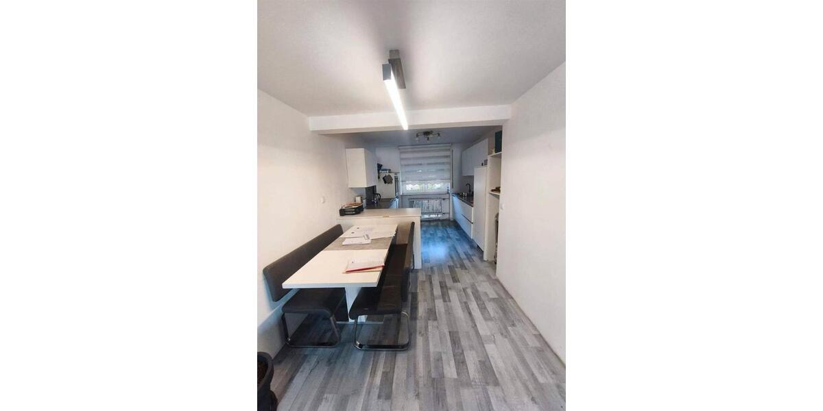 Reihenhaus Zirndorf - 6 Zimmer, 144 m&sup2;, 600.000&euro; | Angebot:27209548