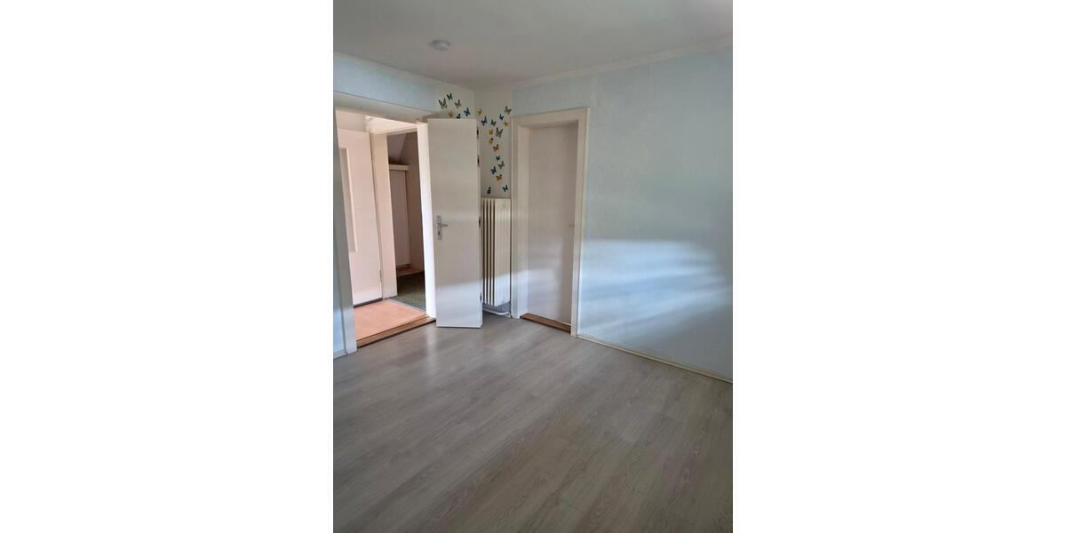 Dachgeschoßwohnung Fürth Südstadt - 2.5 Zimmer, 60 m&sup2;, 625&euro; | Angebot:27589936