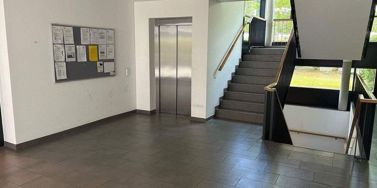 1-Zi.-Studentenapp. - Erlangen-Zentrum...nur wenige Schritte von der Fußgängerzone entfernt 1 zimmer