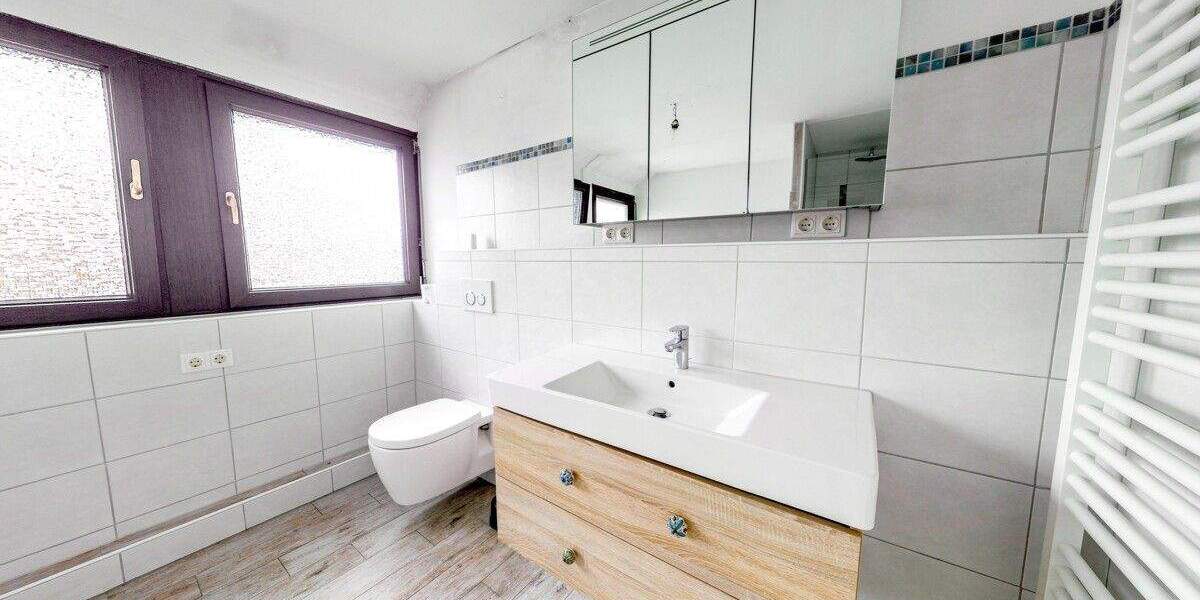 Mehrfamilienhaus, Wohnhaus Erlangen / Frauenaurach Frauenaurach - 7 Zimmer, 179 m&sup2;, 549.000&euro; | Angebot:25732868