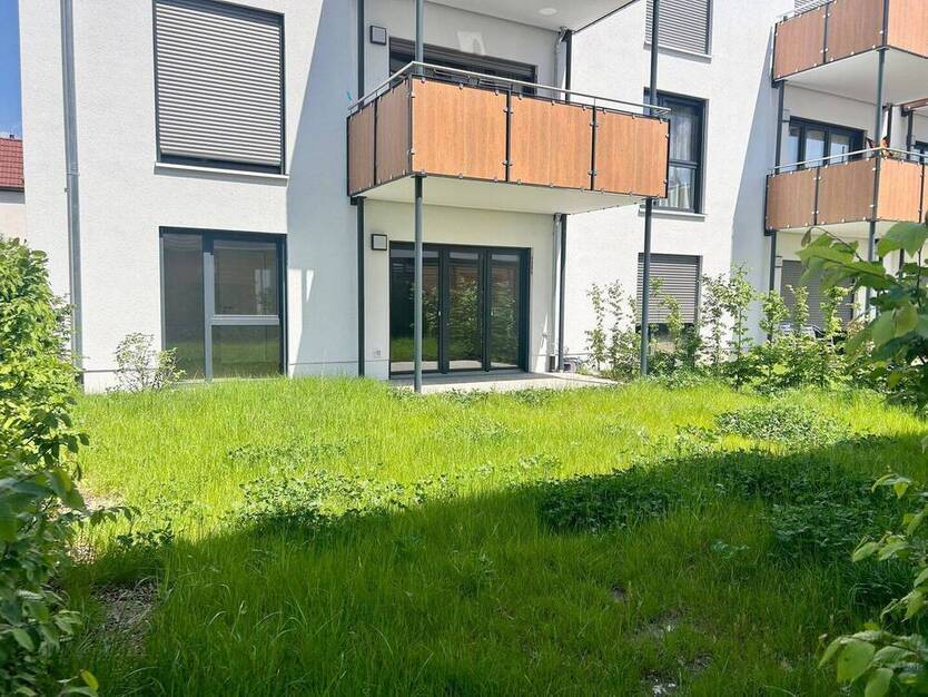 ***LIEBLINGSPLATZ*** SONNIGE 2 Zimmer Wohnung MIT EINBAUKÜCHE TERRASSE UND GARTENANTEIL