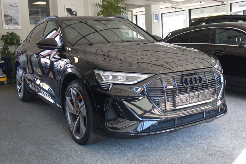 Audi e-tron 73.000 km 40.999 € Nürnberg 90451
