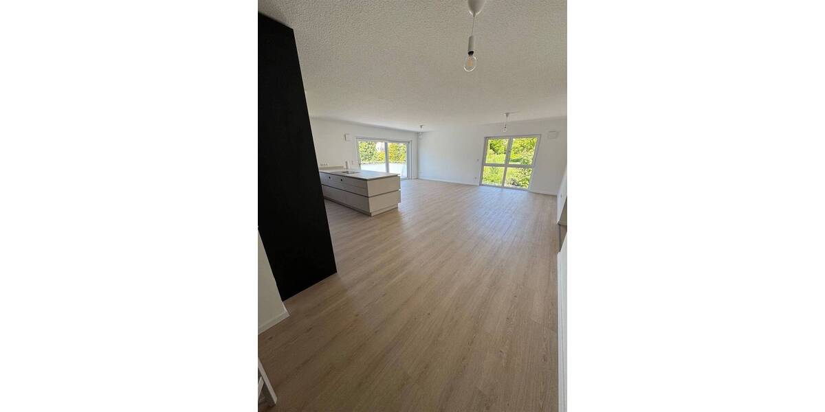 Etagenwohnung Lauf - 4 Zimmer, 124 m&sup2;, 2.100&euro; | Angebot:25998806