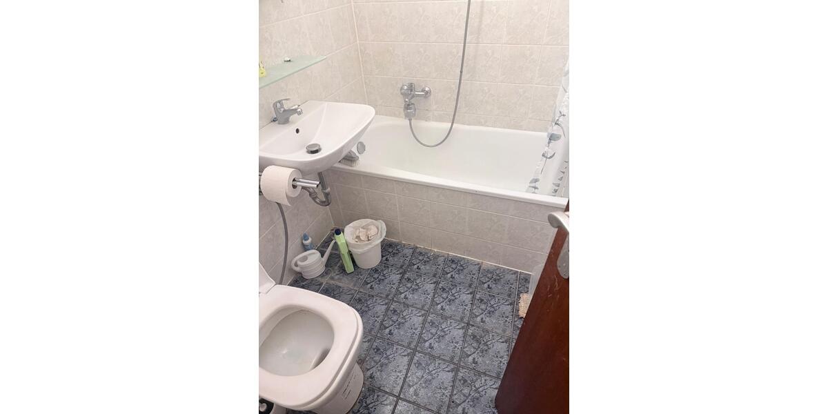 Spacious room in Erlangen with balcony (only girls) 3 zimmer