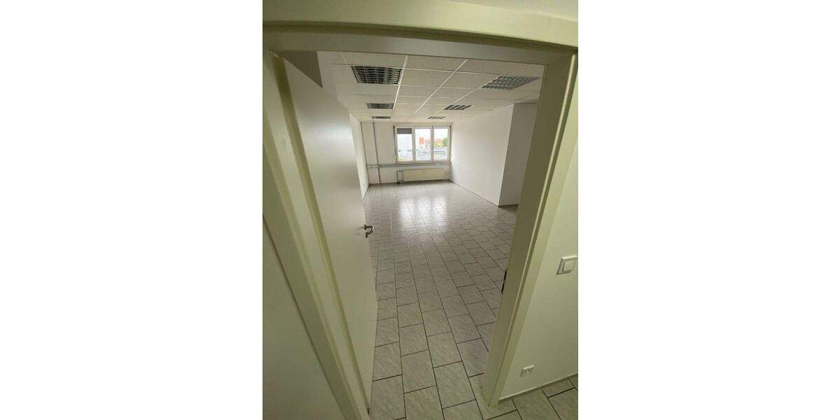 Helle Bürofläche (88 m²) in Fürth - 2 große Büros, Teeküche, Top-Anbindung, provisionsfrei zimmer