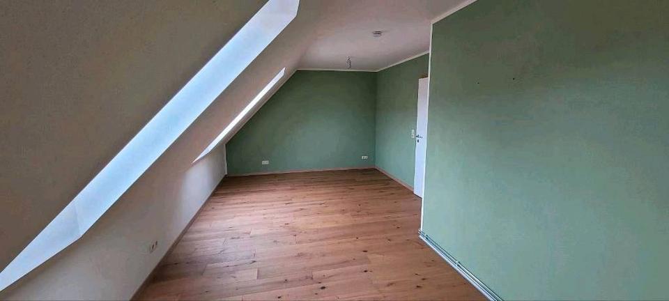 Doppelhaushälfte Roth - 6 Zimmer, 156 m&sup2;, 1.800&euro; | Angebot:26403436