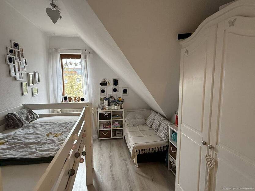 Eigentumswohnung mit ca. 94 m², 4 Zi., Balkon, Garage in Höchstadt