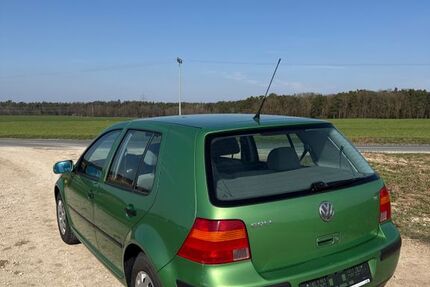 VW Golf 52.000 km 4.800 &euro; Roßtal 90574
