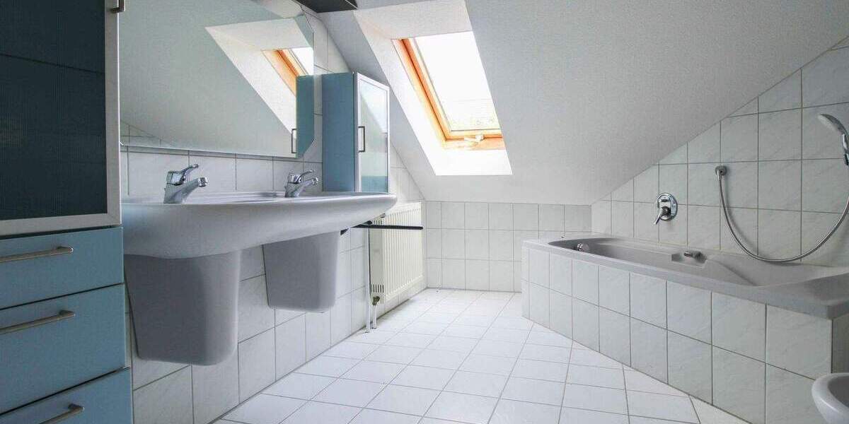 Ihr neues Zuhause mit Potenzial - Großzügige Immobilie für Familie, Mieter oder Mehrgenerationen 8 zimmer