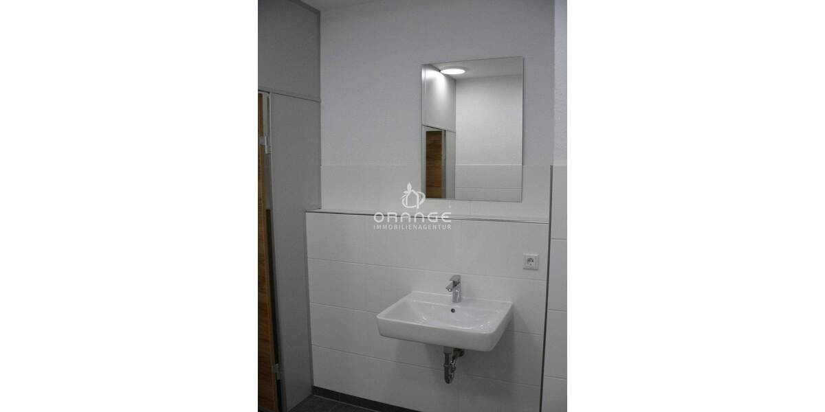 Gewerbeobjekt Roth - 4 Zimmer, 139 m&sup2;, 1.290&euro; | Angebot:25672843