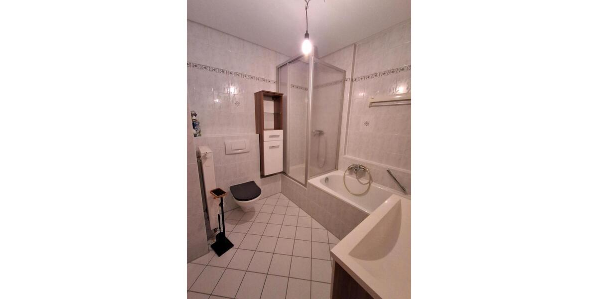 Dachgeschoßwohnung Roth - 3 Zimmer, 75 m&sup2;, 250.000&euro; | Angebot:26990019
