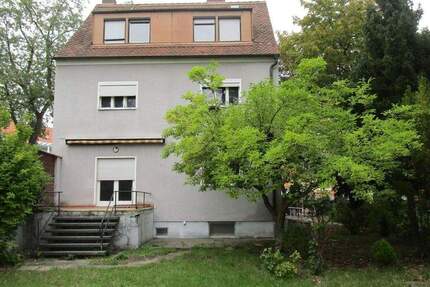 2 - FH mit großem Garten und Potential Nürnberg - Schweinau Haus kaufen 7 zimmer