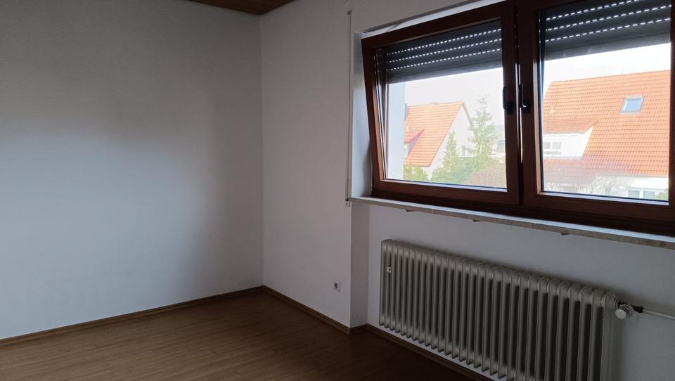 Etagenwohnung Eckental - 4 Zimmer, 105 m&sup2;, 1.090&euro; | Angebot:25724329