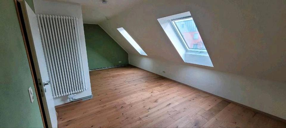 Doppelhaushälfte Roth - 6 Zimmer, 156 m&sup2;, 1.800&euro; | Angebot:26403436