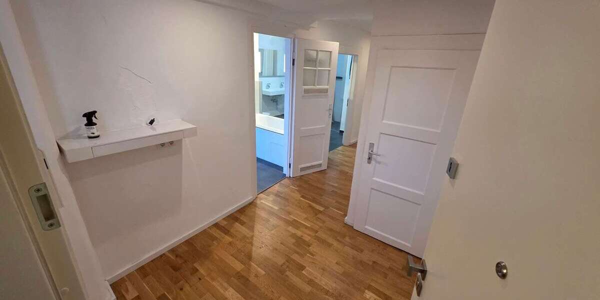 Etagenwohnung Nürnberg Altstadt, St. Lorenz - 4 Zimmer, 90 m&sup2;, 1.200&euro; | Angebot:27222246