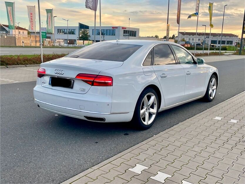 Audi A8 62.500 km 28.500 € Erlangen 91058