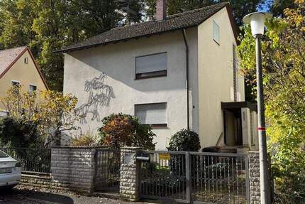 Haus Roßtal - 7 Zimmer, 165 m&sup2;, 450.000&euro; | Angebot:25703799