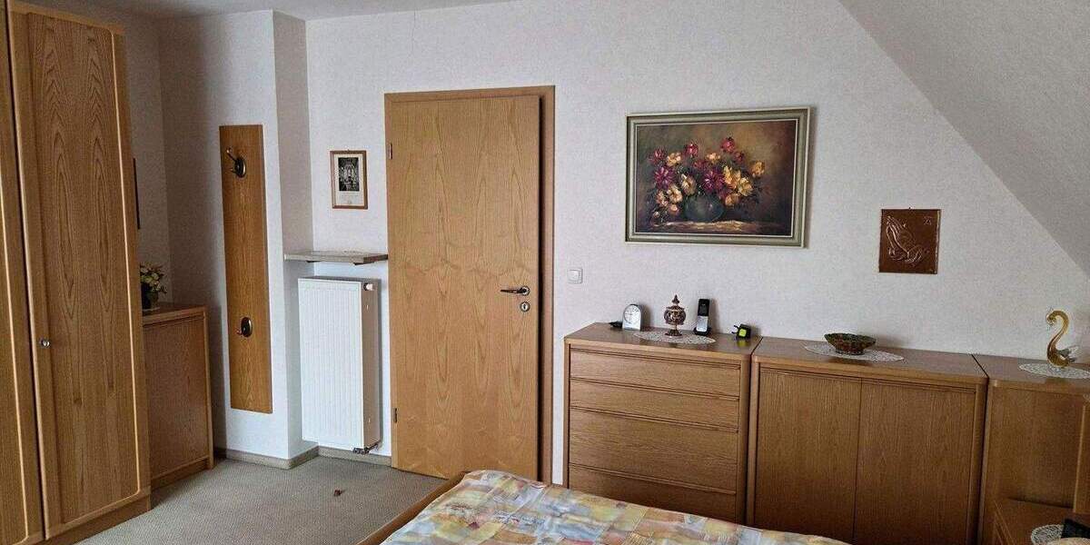 Einfamilienhaus Roßtal - 6 Zimmer, 162 m&sup2;, 849.000&euro; | Angebot:25711087