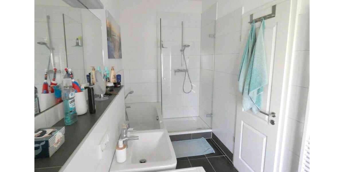 Helle Wohnung mit hoher Deckenhöhe im 1. OG – ruhig & gepflegte 2 zimmer