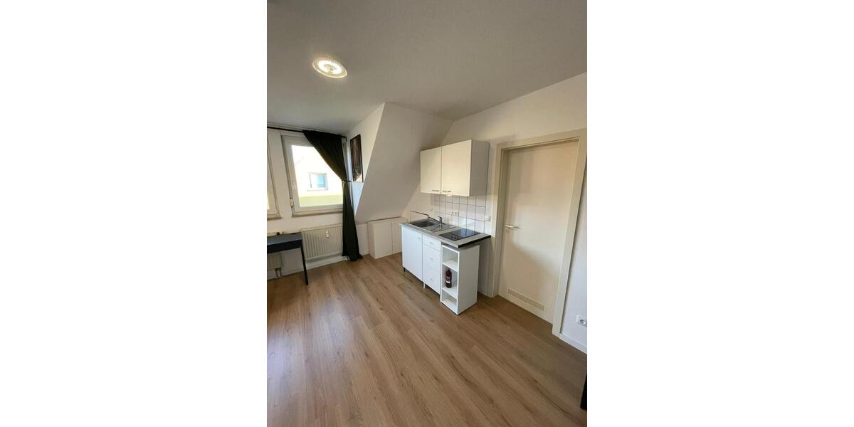 Dachgeschoßwohnung Nürnberg Gleißhammer - 1 Zimmer, 23 m&sup2;, 690&euro; | Angebot:25238325