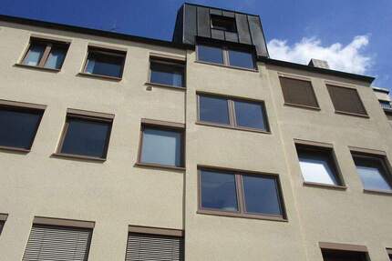 1 A - Lage Nürnberg Innenstadt! Gewerbehaus in TOP - Zustand (Baujahr 1981) mit 16 Tiefgaragenstellplätzen. Hohes Entwicklungspotential! zimmer