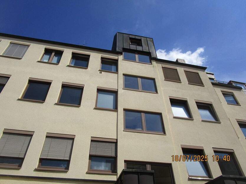 1 A - Lage Nürnberg Innenstadt! Gewerbehaus in TOP - Zustand (Baujahr 1981) mit 16 Tiefgaragenstellplätzen. Hohes Entwicklungspotential! zimmer