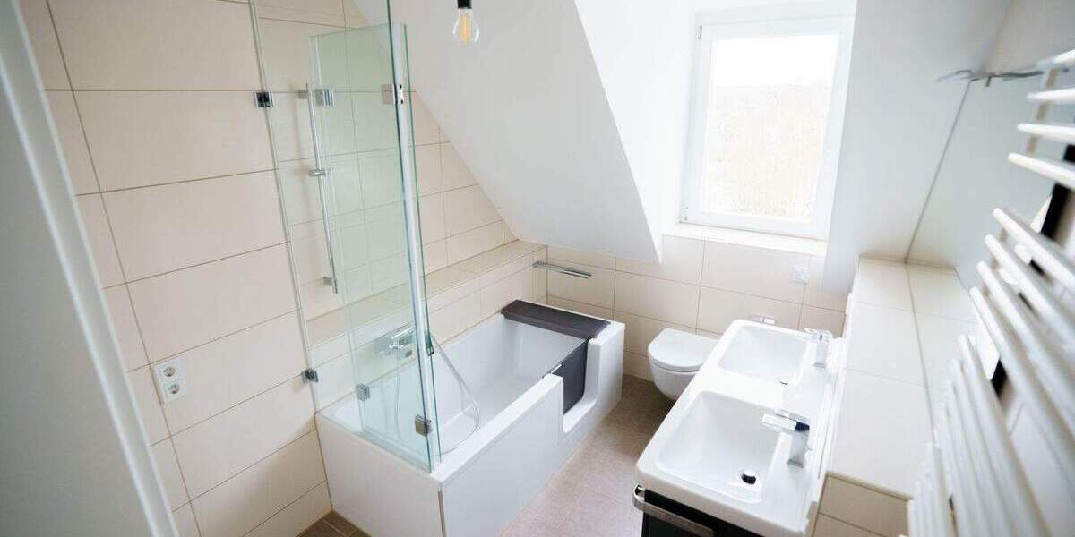 Etagenwohnung Erlangen Bruck - 3 Zimmer, 100 m&sup2;, 1.390&euro; | Angebot:25799717