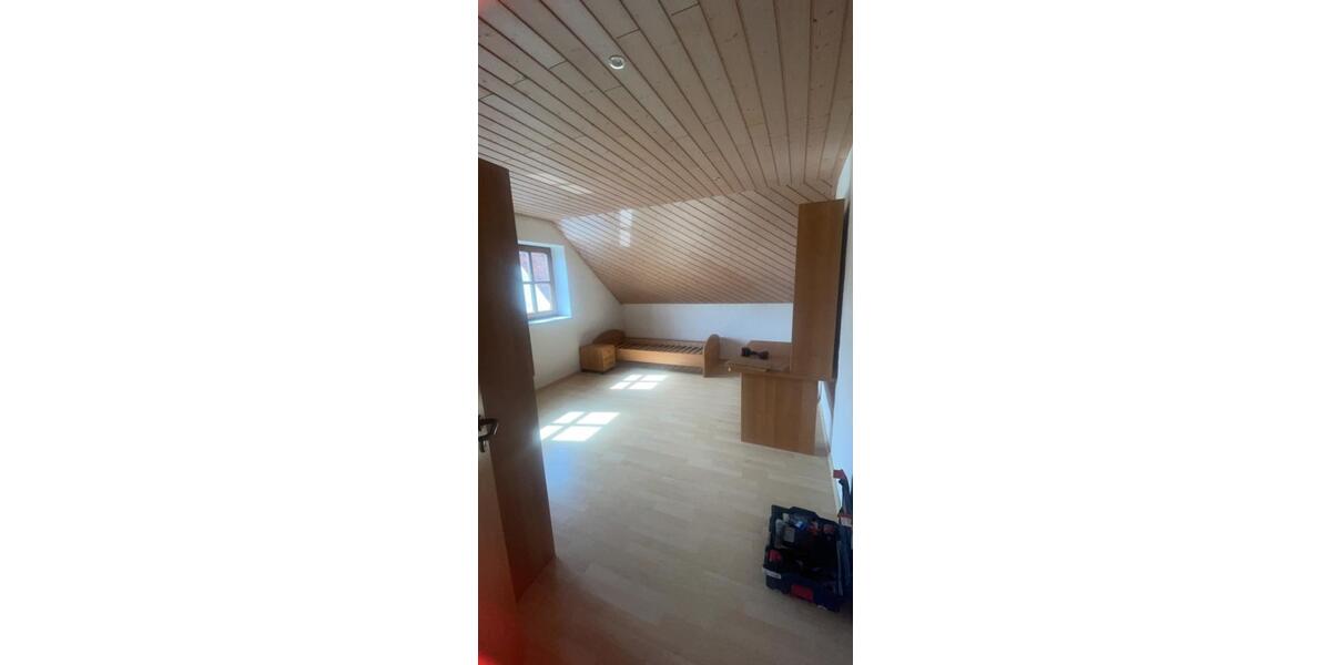 Dachgeschoßwohnung Emskirchen - 3 Zimmer, 105 m&sup2;, 750&euro; | Angebot:24271606