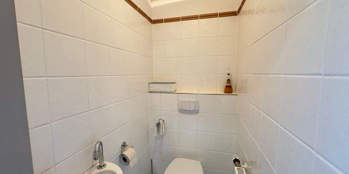 Großzügige 4-Zimmer-Wohnung mit Schwimmbadanteil, 2 Garagen und Zugang zum Gemeinschaftsgarten 4 zimmer