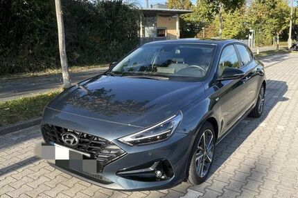 Hyundai i30 58.352 km 18.399 € Oberasbach 90522
