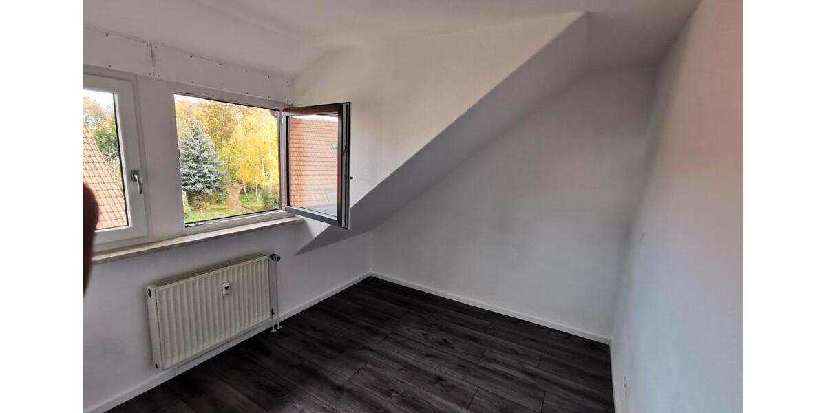 Dachgeschoßwohnung Nürnberg Eibach - 3.5 Zimmer, 79 m&sup2;, 980&euro; | Angebot:25646981