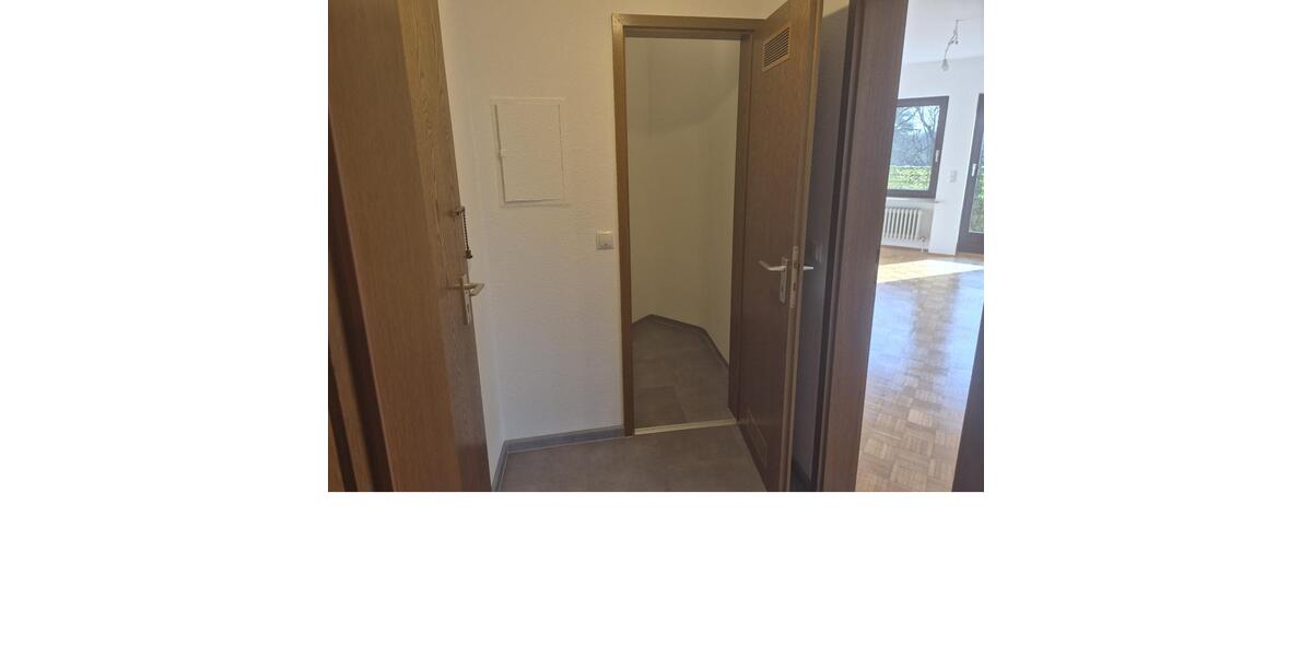 Dachgeschoßwohnung Fürth Eigenes Heim - 2.5 Zimmer, 60 m&sup2;, 890&euro; | Angebot:25392050