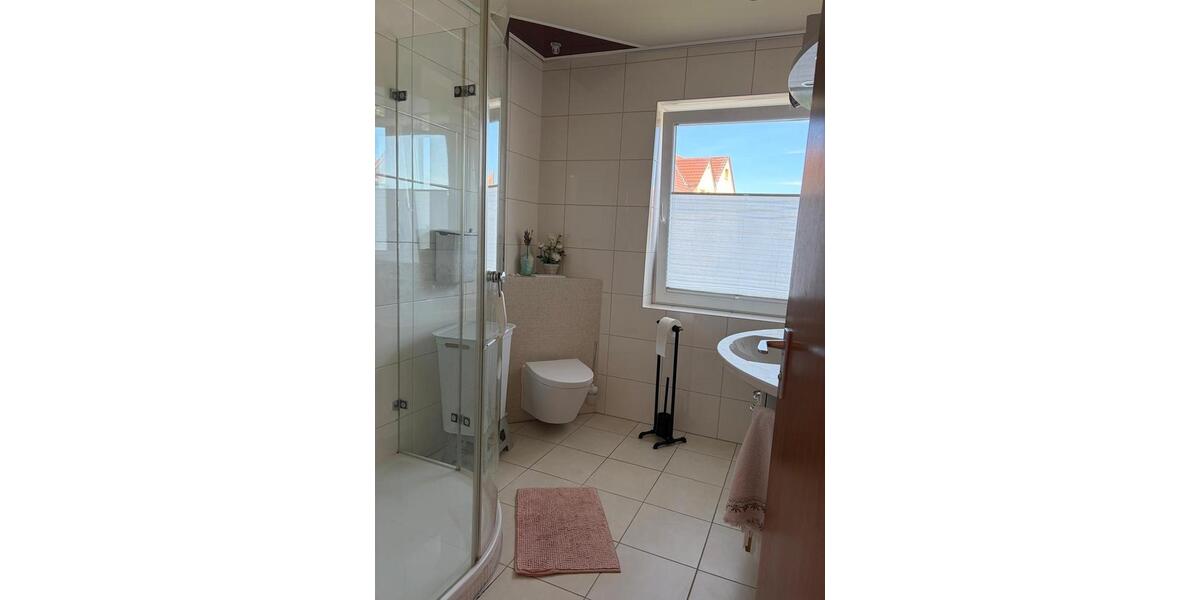 Doppelhaushälfte Bubenreuth - 6 Zimmer, 140 m&sup2;, 1.950&euro; | Angebot:26406749