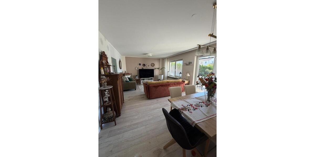Doppelhaushälfte Bubenreuth - 6 Zimmer, 140 m&sup2;, 1.950&euro; | Angebot:26406749