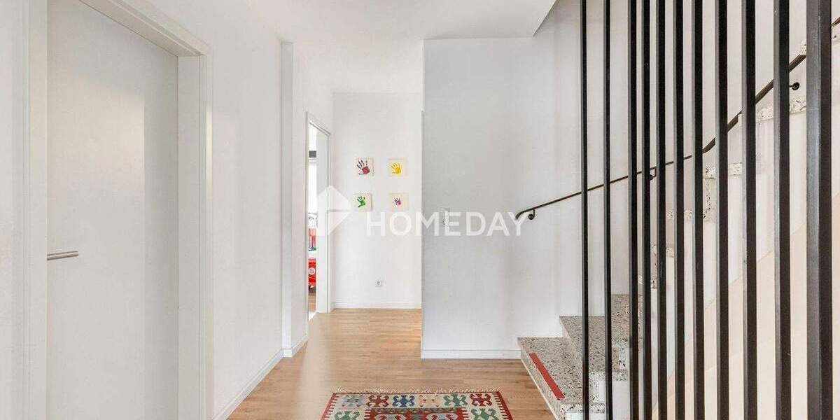 Reihenmittelhaus Erlangen Bruck - 7 Zimmer, 138 m&sup2;, 600.000&euro; | Angebot:25688306