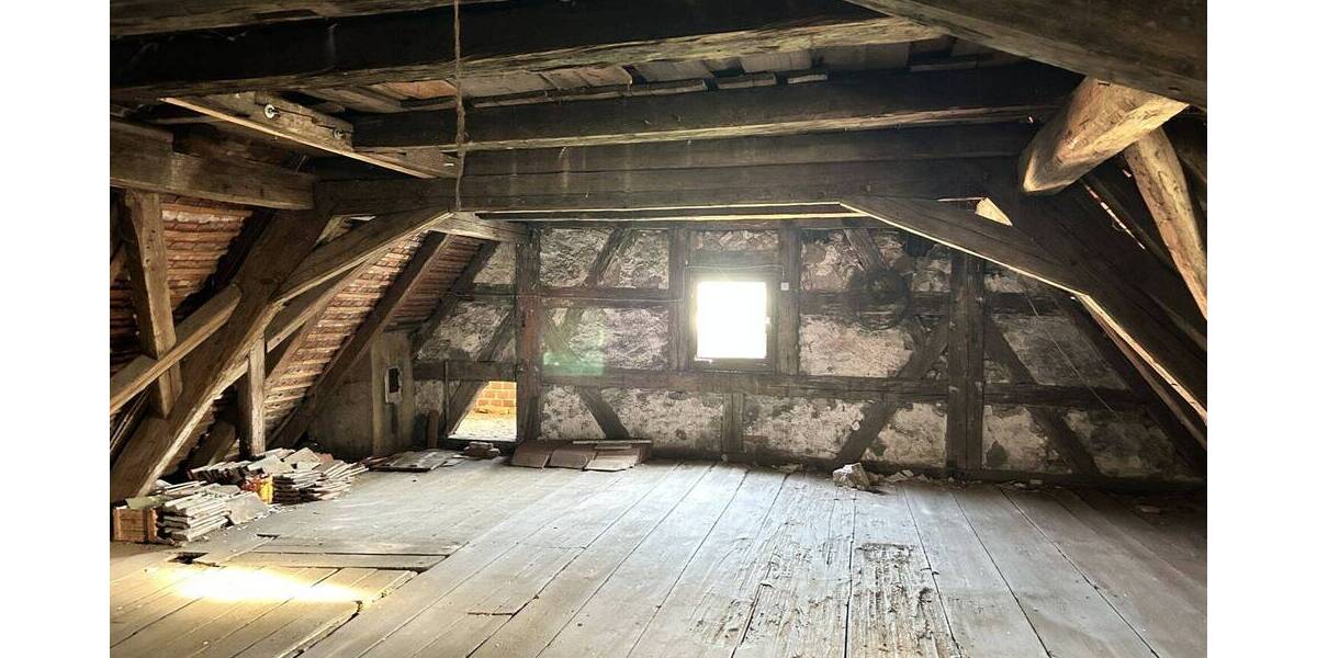 Mehrfamilienhaus, Wohnhaus Erlangen / Frauenaurach Frauenaurach - 8 Zimmer, 236 m&sup2;, 359.000&euro; | Angebot:24051824