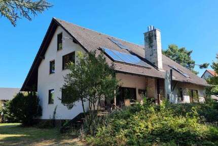 Haus zum Kaufen in Cadolzburg 834.000 € 249.8 m² 8 zimmer