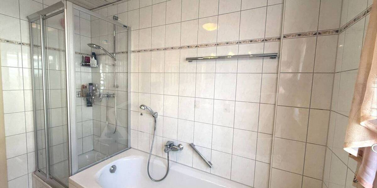Mehrfamilienhaus, Wohnhaus Wendelstein Großschwarzenlohe - 9 Zimmer, 260 m&sup2;, 890.000&euro; | Angebot:26930525