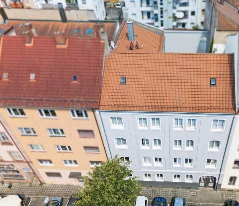 Nordstadt & mit Balkon! Freie und helle 3,5-Zimmer-Wohnung im 3.OG, neue Böden & Bad! Ruhige und zentrale Lage