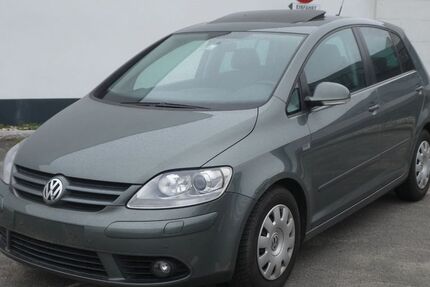 VW Golf 152.000 km 2.750 &euro; Nürnberg 90441