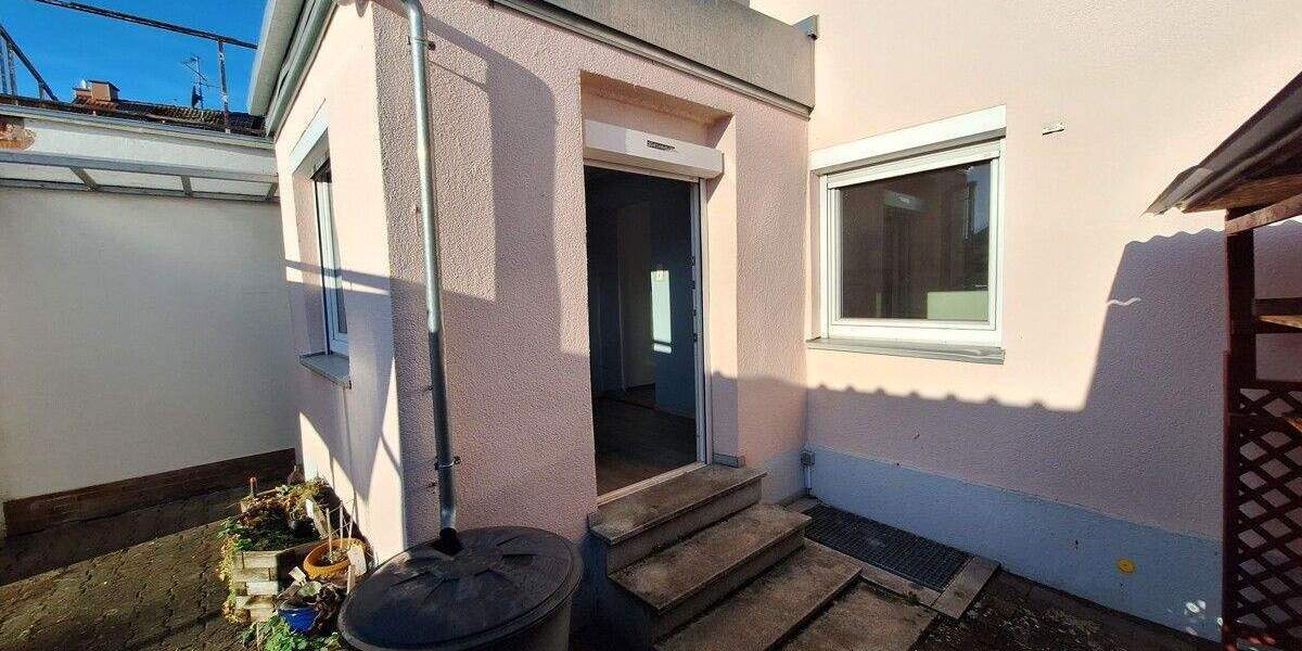 Wohnen zwischen Main-Donau Kanal und Rednitz Grund: Reihenmittelhaus mit Garten 4 zimmer