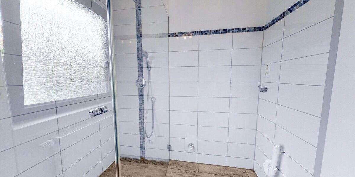 Mehrfamilienhaus, Wohnhaus Erlangen / Frauenaurach Frauenaurach - 7 Zimmer, 179 m&sup2;, 549.000&euro; | Angebot:25732868