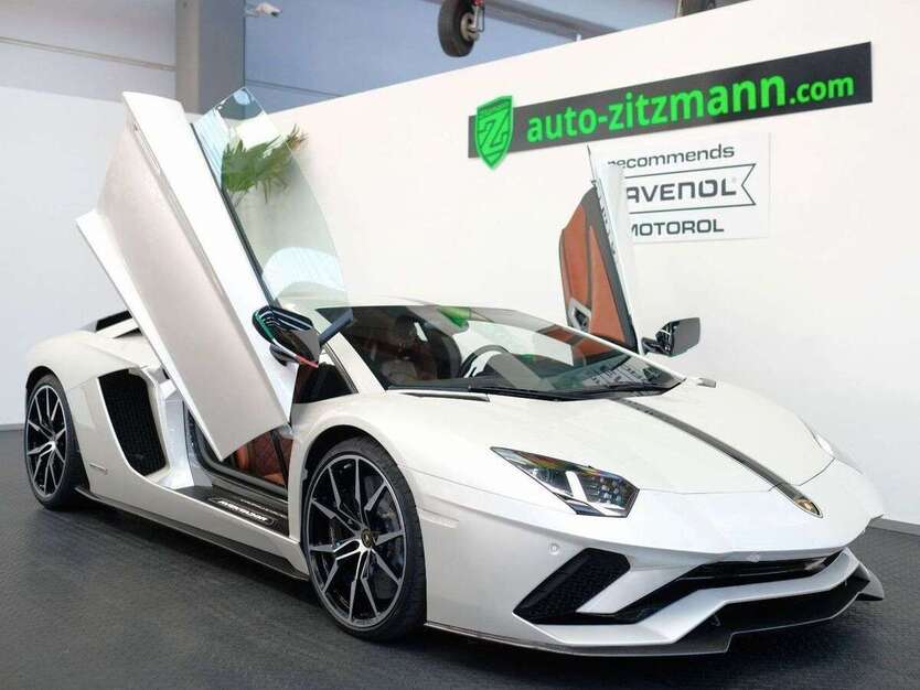 Lamborghini Aventador 12.150 km 367.770 € Nürnberg 90439