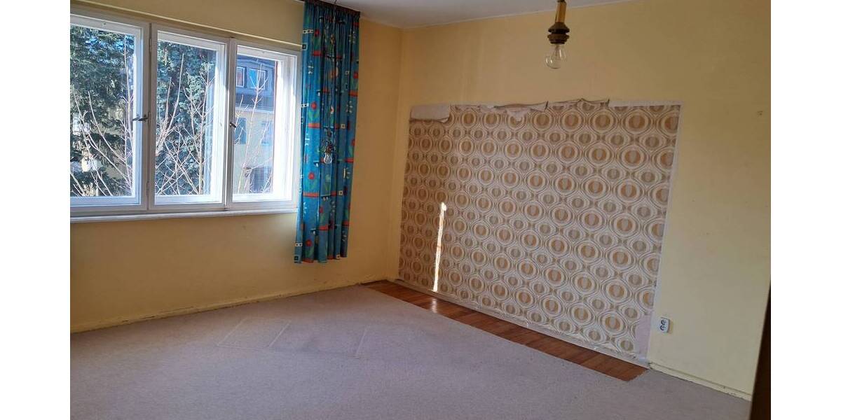 ...in einer der begehrtesten Wohnlagen...DHH mit Erweiterungspotential in Erlangen 9 zimmer