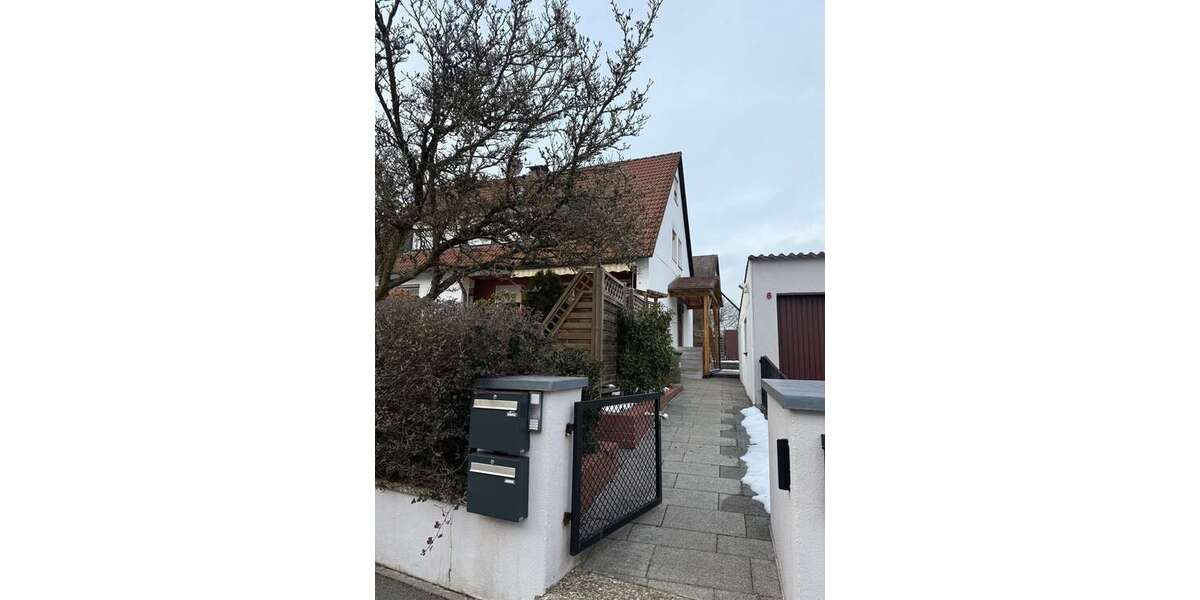 Etagenwohnung Wendelstein - 4 Zimmer, 92 m&sup2;, 1.150&euro; | Angebot:25458874